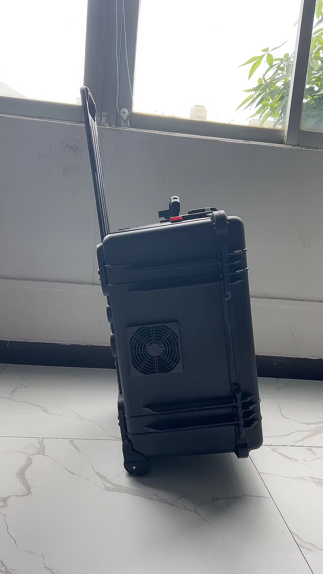 万山手拉箱型移动通信干扰器